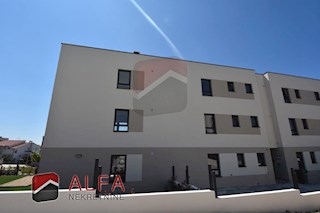 Croazia, Vodice, vendesi nuovo appartamento con due camere da letto, secondo piano, vista sul mare