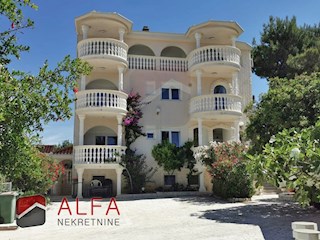 Croazia, Vodice, appartamento ammobiliato in vendita, primo piano, tre camere da letto