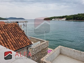 Croazia, Isola Prvić, Prvić Luka, in vendita casa in pietra ristrutturata con vista mare