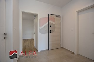 Croazia, Vodice, nuova costruzione, appartamento con tre camere da letto in vendita, due posti auto, vista mare