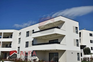 Croazia, Vodice, vendesi nuovo appartamento con due camere da letto, primo piano, vista sul mare