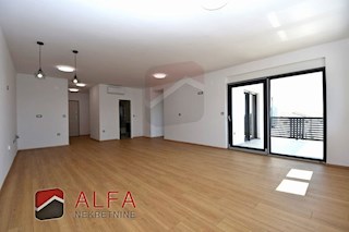 Croazia, Vodice, nuovo appartamento con due camere da letto in vendita, primo piano