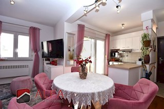 Croazia, Vodice – appartamento arredato al piano terra in vendita