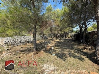 Croazia, Vodice, terreno edificabile in vendita con un progetto per 9 appartamenti