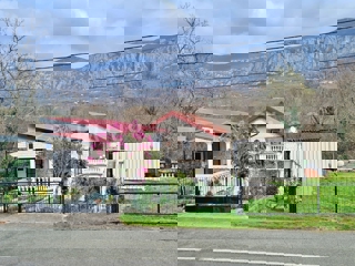 Zona Crikvenica - due case su un grande terreno - 4 unita abitative