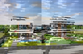 Rovigno, nuova costruzione – appartamento con giardino e piscina