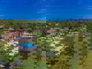 Rovigno, bella casa con ampio giardino