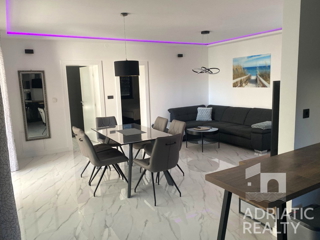 Srima, appartamento arredato con due camere a 50 m dal mare