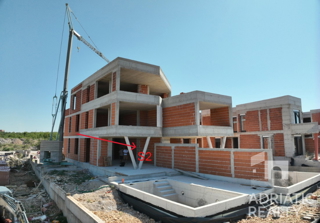 Vodice, appartamento con piscina in nuova costruzione esclusiva