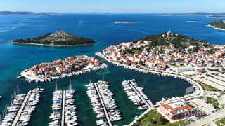 Tribunj, spazioso appartamento bilocale con vista mare