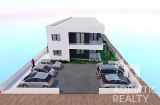 Vodice, appartamento trilocale con giardino in nuova costruzione