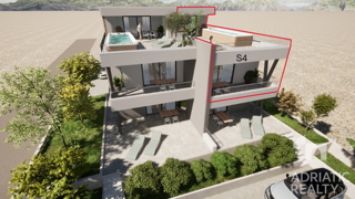 Vodice, appartamento su due piani con terrazza sul tetto e splendida vista sul mare