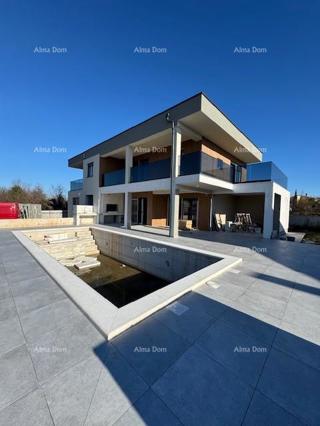 Šišan. Casa di nuova costruzione con piscina