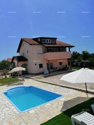 Casa con piscina in vendita, Peroj