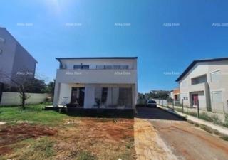 Medulin – Casa Indipendente con 7 Appartamenti su un Grande Terreno, Garage e Cantina