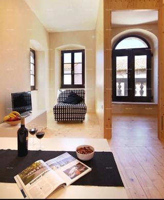 Rinnovata! Vendita di una vecchia villa del 17° secolo a Vodnjan.