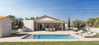 Terreno edificabile con permesso – progetto di casa con piscina