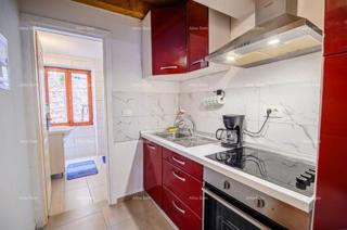 Vendita di un appartamento arredato e ristrutturato - prima fila sul mare! Umago