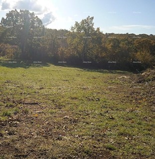 Terreno edificabile in vendita in una posizione tranquilla, Kaštel