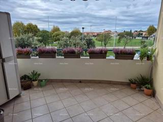 In vendita appartamento con ampia terrazza e vista mare, Umago!