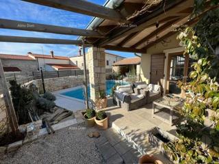 La splendida casa rustica con piscina e piccolo edificio