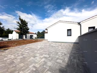 Barban Kožljani, un piccolo villaggio istriano, avviata la costruzione di due case bifamiliari.