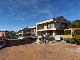 Vendita di ville moderne in una bellissima zona residenziale, Umago