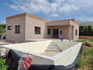 Casa unifamiliare di alta qualità con piscina e giardino in vendita, Sanvincenti