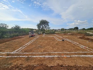 Veli Vrh, terreno edificabile con progettazione concettuale. Pola.