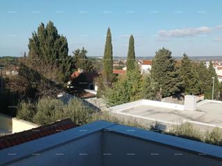 Pola Stinjan. Vendiamo 2 appartamenti al 1° piano con giardino annesso.