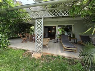 Duplex casa con giardino curato e possibilità di piscina o jacuzzi