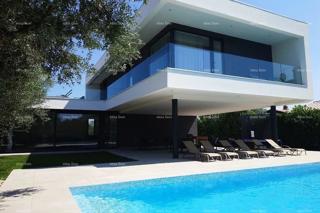 Casa Peroj