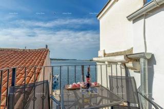 Splendido appartamento sul lungomare di Parenzo – Prima fila sul mare