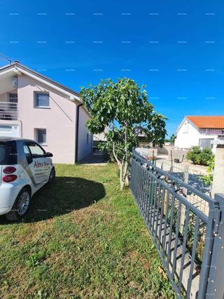 PEROJ, Appartamento al piano superiore, vicino al mare