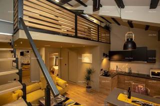 Vendita - Elegante appartamento su due piani nel centro storico della città, Rovigno!