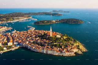 ROVINJ - terreno edificabile per 6 unità abitative. Vicinanza al mare!