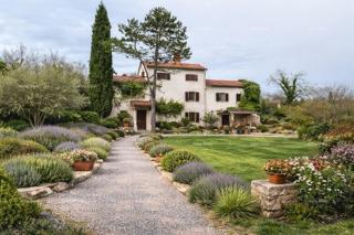 Oprtalj, casa in pietra con grande potenziale