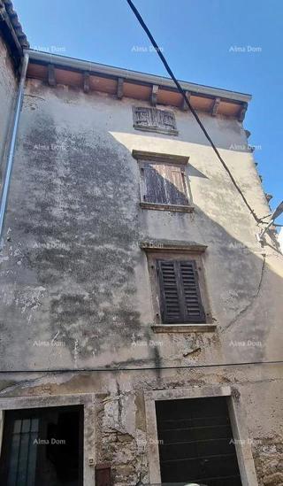 Grande casa in pietra istriana su tre piani in vendita, Buje!