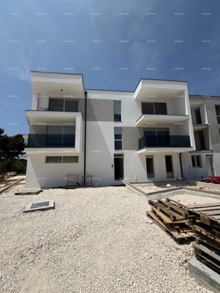 Vendita di un appartamento di lusso con posto auto e vista mare, Ližnjan!