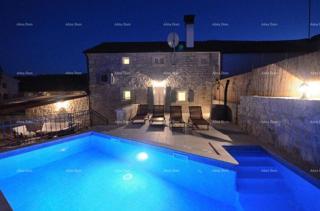 In vendita autentica casa in pietra con piscina – dintorni di Rovigno