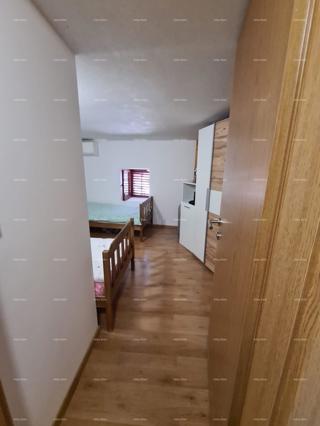 Vendita - appartamento su due piani nel centro di Galižane!