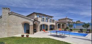 Vendita di bellissime ville con piscina in una posizione attraente, Pošesi, Medolino!  Community Verified icon