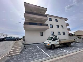 Nuovo edificio residenziale, vicino a Banjole, pronto per essere abitato. Volme!