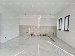 Poreč – ampio appartamento al piano terra con giardino