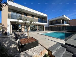 Vendita di una moderna villa con piscina, Svetvinčenat!