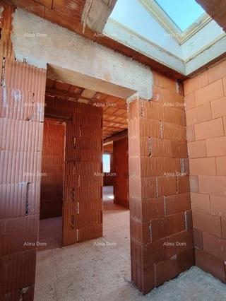 Attico in un nuovo edificio vicino al mare