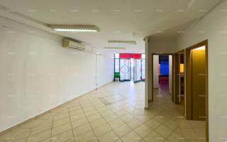 Locale commerciale Pula