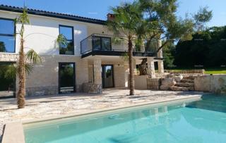 UMAG – Casa con piscina e tre appartamenti separati
