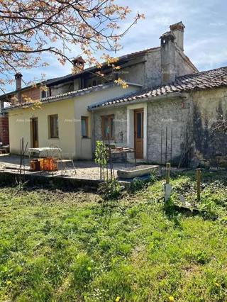 Vendiamo la casa e la taverna, Pisino!