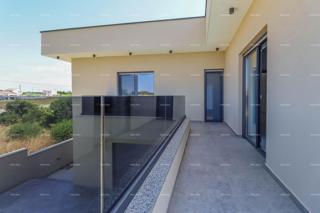 IN VENDITA: Villa moderna indipendente vicino a Pola – Loborika.